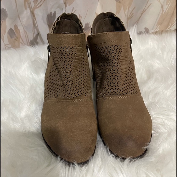 COPY - Pierre Dumas Brown booties size 7 - Picture 1 of 5